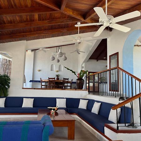 Villa De La Roca Zihuatanejo Bagian luar foto