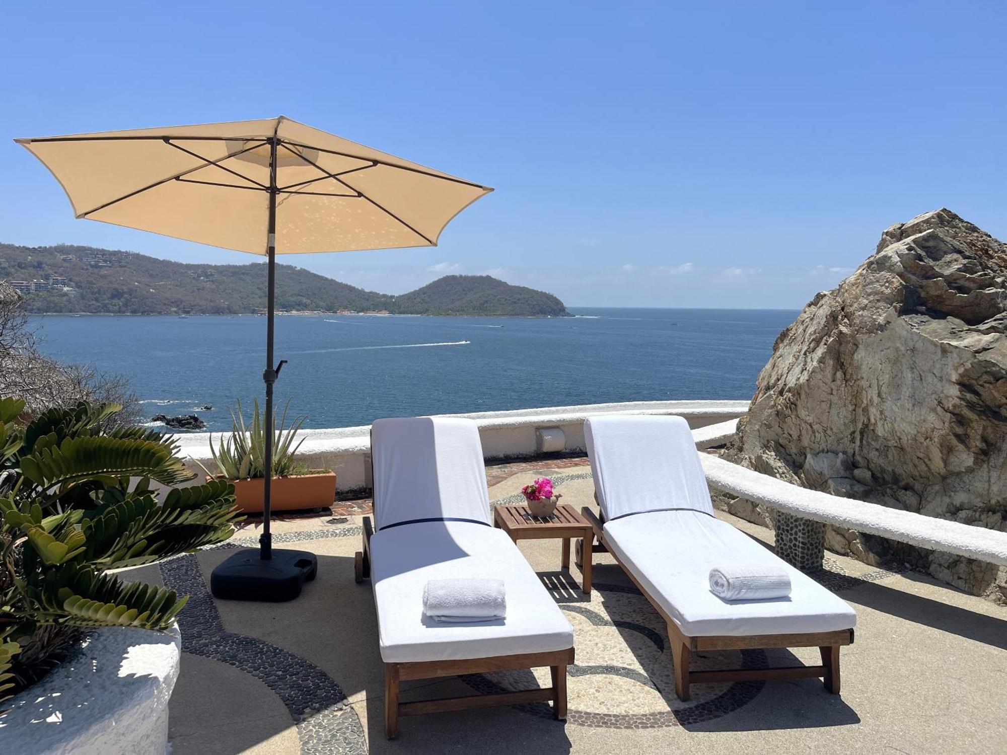 Villa De La Roca Zihuatanejo Bagian luar foto